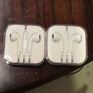 Brand New Apple Earpods w Remote